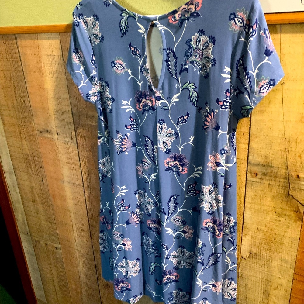 Dress - Picture 2 of 4